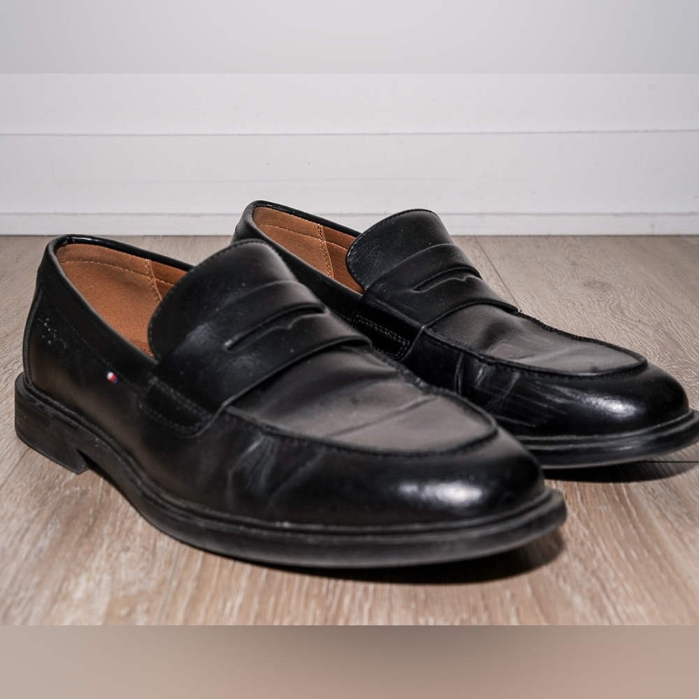 Tommy Hilfiger Black Loafers Sleek Slip-Ons